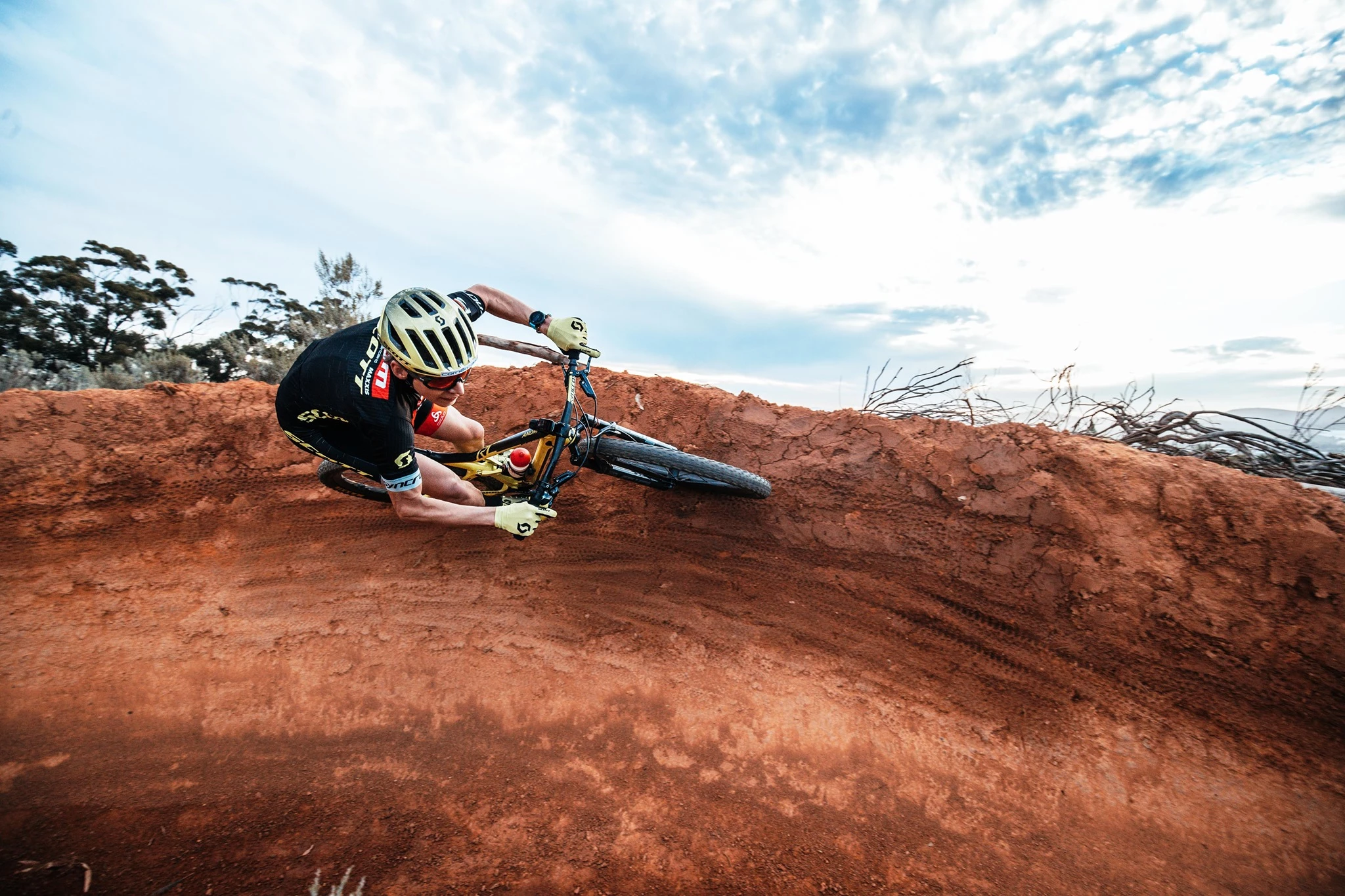 Page de garde -VÉLOS VTT Soldes 197939886 10158994605500211 6094252311542722426 n