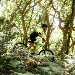 VTT ENFANT ROCKRIDER ST 500 24 POUCES 9-12 ANS JAUNE FLUO -VÉLOS VTT Soldes diego et sa maman 3 600x600 1