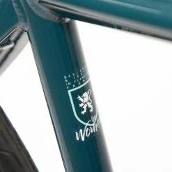 TRIBAN REGULAR FEMME CINTRE PLAT ÉMERAUDE 17 TRIBAN REGULAR FEMME CINTRE PLAT ÉMERAUDE -VÉLOS VTT Soldes triban regular femme cintre plat emeraude 2 600x600 1