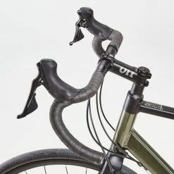 VELO GRAVEL TRIBAN RC520 GRAVEL KAKI SHIMANO 105 20 VELO GRAVEL TRIBAN RC520 GRAVEL KAKI SHIMANO 105 -VÉLOS VTT Soldes velo gravel triban rc520 gravel kaki shimano 105 4 600x600 1