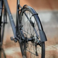 VELO ROUTE CYCLOTOURISTE TRIBAN RC500 NOIR (FREIN DISQUE) -VÉLOS VTT Soldes velo route cyclotouriste triban rc500 noir frein disque 11 600x600 1