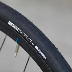 VELO ROUTE CYCLOTOURISTE TRIBAN RC500 NOIR (FREIN DISQUE) -VÉLOS VTT Soldes velo route cyclotouriste triban rc500 noir frein disque 6 600x600 1