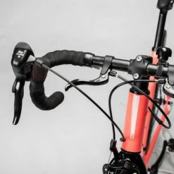 VÉLO ROUTE FEMME TRIBAN EASY CORAIL -VÉLOS VTT Soldes velo route femme triban easy corail 8 600x600 1