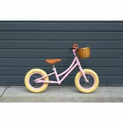 VÉLO SANS PÉDALE CAPRI KIDDO, COULEUR ROSE 10 VÉLO SANS PÉDALE CAPRI KIDDO, COULEUR ROSE -VÉLOS VTT Soldes velo sans pedale capri kiddo couleur rose 3 600x600 1
